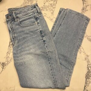 American Eagle Outfitters Women's Denim Mom Straight Leg Jeans